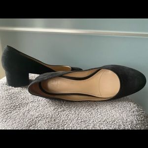 Suede Gianni Bini, covered block heel size 7.5